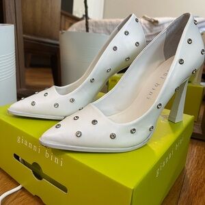 Gianni Bini White Heels with Rhinestones Sz 8